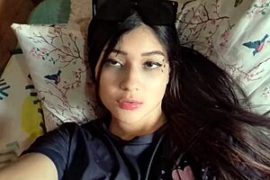 Officer proposes a deal let him fuck her and hell keep her secret - liftermilf