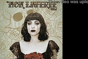 the story unfolds with mon laferte singing about the ship of oblivion in a heartfelt way