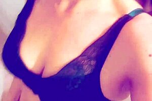 Intense MILF Mature Sophie Delivers Ultimate Pleasure