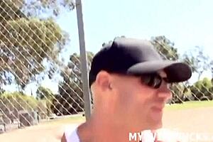 LATINA MILF WIFE IN SEXY LINGERIE GETS HARD COUCH RIDE AND DEEP VAGINAL CREAMPIE!