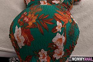 step mom offers her anal hole to ease my worries