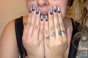 Rough armpit fetish with curvy milf.