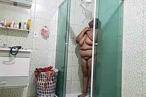 madrasta tomando banho with her big tits and natural tits bbw style... big pussy too