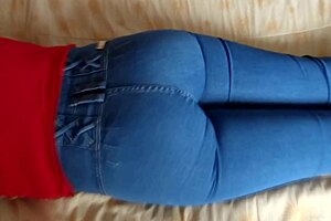 Stepson caresses my big ass which turns me on so I masturbate in front of him in lingerie flashing my curvy body 😘🍑🔥