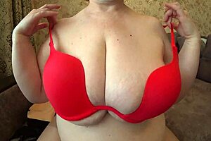 Big Natural Gorgeous Boobs Turn Dicks On Bbw Milf!