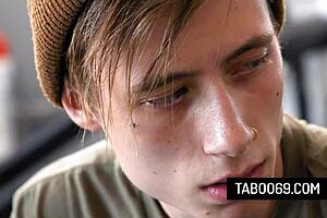 Stepmom likes to watch - alexia anders london rose, but can she handle the gym cowgirl action?