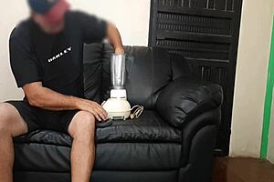 no cash for the tech so i suck his dick and fuck him good