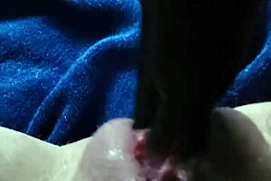 helsbels pumps her pierced greedy squirting pussy 👅💦