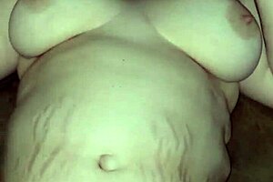 Milf ass begs for easy breeding creampie