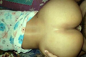 coge mi culo rapido mama soltera needs quick doggystyle before son gets home from school.