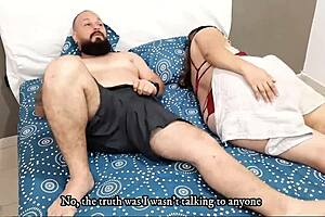 Chico MADURO se masturba y COGE con amiga hasta CORRERSE en boca