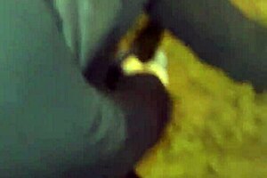 HOT MADURA FLASHES FAT ASS ON STREET!