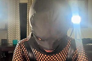 Big booty hottie neighbor slut auditions for cock