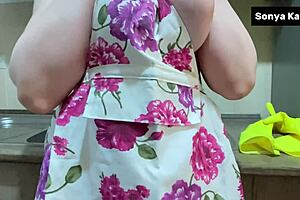 omg my big ass mommy's gettin fucked standin doggy in the kitchen...