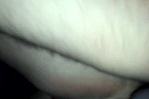 señora madurita deliciosa teases her milf mommy curves in casual homemade play.