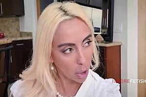 Family Orgy Erupts in Freeuse Ignore Fetish with Eye-Rolling Blonde Mother-in-Law!