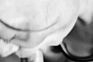 je suce sa bite inconnue jusqu'à ce qu'il gicle dans ma bouche!