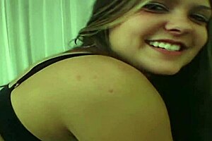 Vanessa Lynn Begs for Huge Amateur Cock in Her Gaping Ass