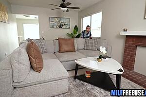 Blonde Milf Babysitter Freeused with Handjob and Shaved Pussy Fuck?