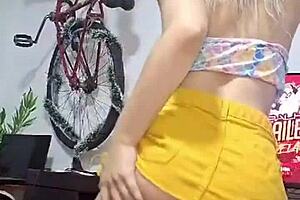 vivian lola gave me the best naked funk dance as birthday present finally sharing it