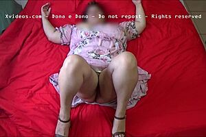 Wife ignores cuck hubby while masturbating big pussy for all eyes