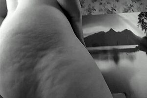 chubby milf fingers pussy and big ass in old black white amateur anal closeup