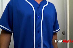 WHOA, HUGE TITS MOMMY HOOD RIDES STEPSON COWGIRL STYLE HARD!