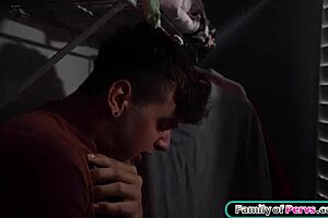 i'm helping you stick it through door deep in me young stud