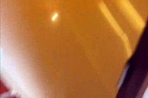 atrapé a mi madrastra nalgona tan caliente en su cuarto y me sacó tooooda la leche a sus espaldas