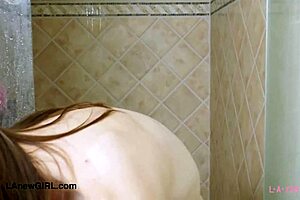 hey tall brunette model wanna see me shower off after photoshoot?