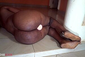 damn this horny african mom dildos her fat pussy good 😩🍆