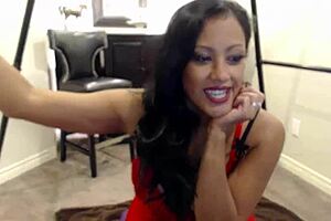 Maxine X Glasses Dildo Fucks Wet Cunt Hard