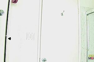 ebony milf shakes big black ass and drills wet shaved pussy with toys in bath