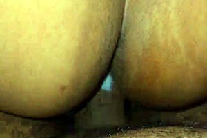 só queria massagem nas costas mas buceta relaxou com doggy 😍🍑