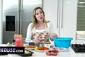 Heart races with taboo thrill stepson fucks stunning stepmother on digital cooking interview freeuse