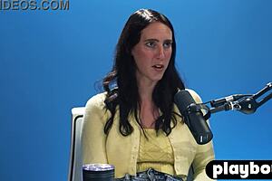 beautiful milf cadence lux fingers herself naked for playboy 😍💋🔥