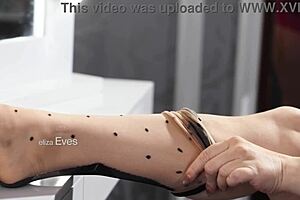 Curvy milf cougar licks wet pussy of pretty stepdaughter with strapon