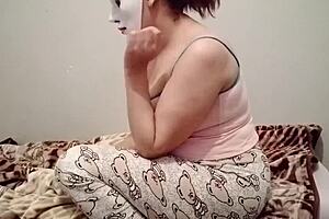 hey check this arab bbw milf's downblouse cleaning tease