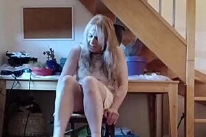 Maîtresse F Facesits Slave Ebed in Humiliating Bondage Session