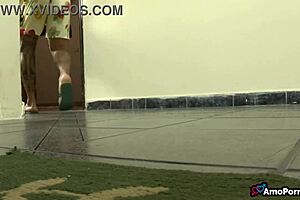 tenho ciúmes da madrasta latina com bunda grande levando rola anal doggystyle