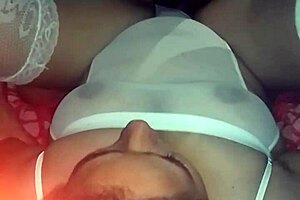 Novia latina milf cogiendo misionero con amateurs