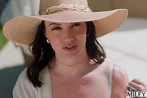 i can't resist paris lincoln's flawless ass getting anal filled