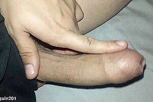 Novinho flaunts his huge cock close-up