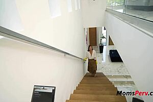 Stepmom Cleans Cunt Chronically in POV Ride!