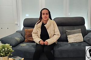 hey check new 18yo leyla kixx amateur model casting interview 😘