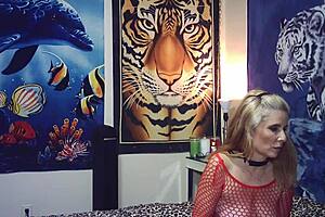 Maxxx Loadz pounds Italian milf pussy!