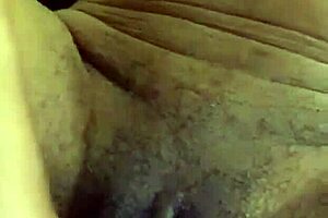 mature mommy masturbates pussy so good waoo