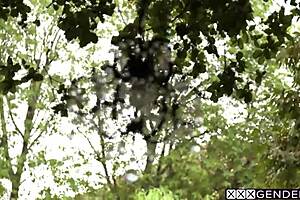 Kåt stora tuttar fe milf Bunny Colby rider shemale Lena Moons monsterkuk hårt