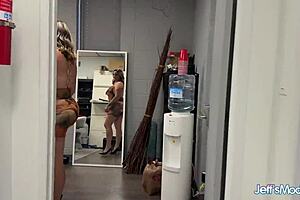 Bbw Jasmine teases monster black cock backstage—full drop 25-12-05!