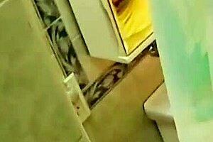 mi madrastra fingers her wet pussy in shower, best slut ever!